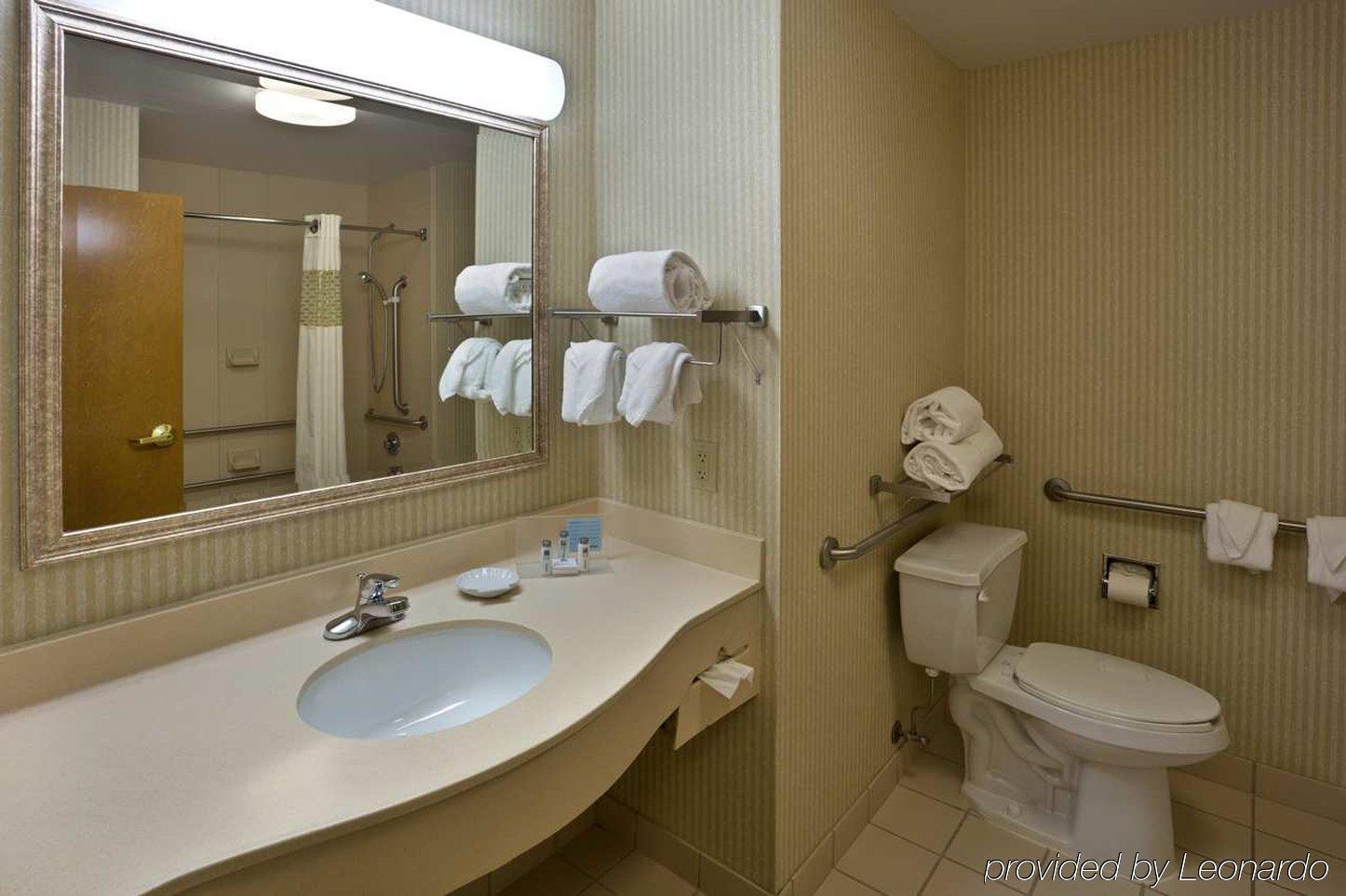 Hampton Inn Cleveland-Airport/Tiedeman Road Brooklyn Szoba fotó